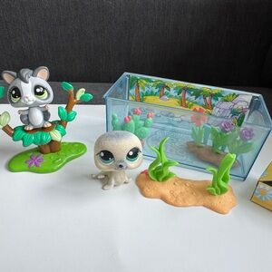 Littlest Pet Shop Jungle Adventure Set with Gray and Tan Animals